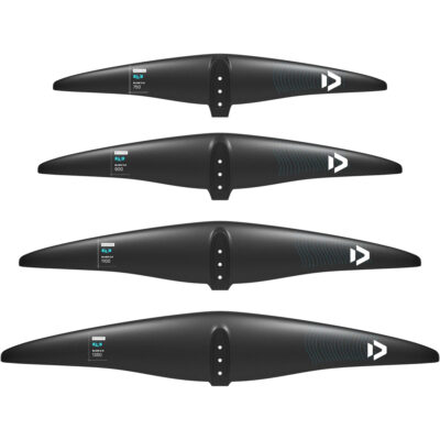 Vier schwarze Duotone Glide SLS Frontflügel in verschiedenen Größen von 750 bis 1350 untereinander angeordnet.