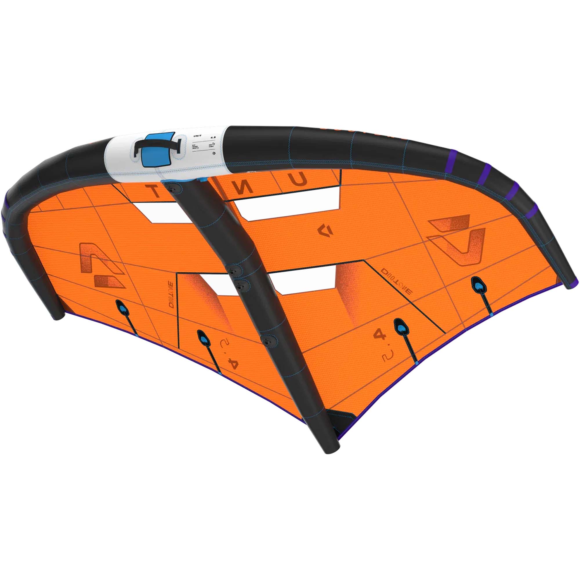 Duotone Unit Wingfoiling Wing - Windsport Fehmarn Ein orange-schwarzer Duotone Unit Wing für Wingfoiling vor weißem Hintergrund