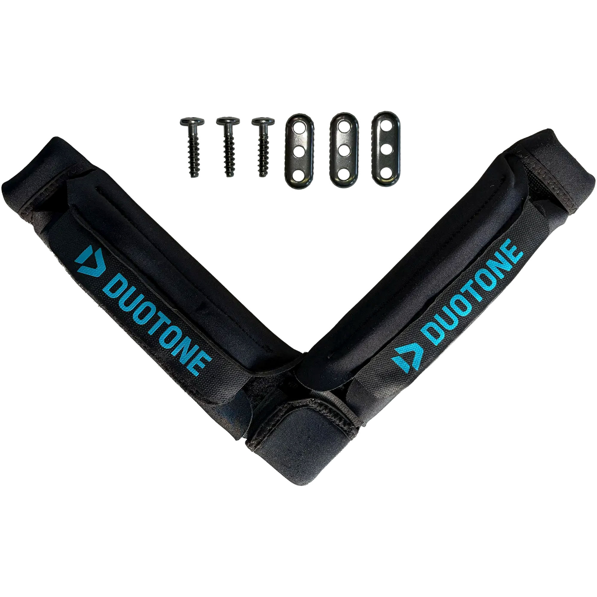 Duotone Fußschlaufen Set - Windsport Fehmarn Ein Paar schwarze Duotone Fußschlaufen mit hellblauer Beschriftung, inklusive drei Schrauben und drei Befestigungsplättchen.