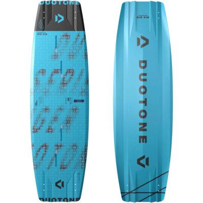 Vorder- und Rückansicht des Duotone Team Series Big Air SLS Kitesurfboards in Hellblau und Schwarz.
