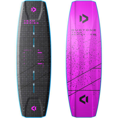 Vorder- und Rückansicht des Duotone Team Series Freestyle SLS 2025 Kitesurf-Boards in Schwarz und Pink.