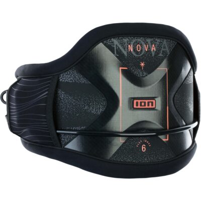 Schwarzes ION Nova Kitesurf-Hüfttrapez mit orangefarbenen Details vor weißem Hintergrund.
