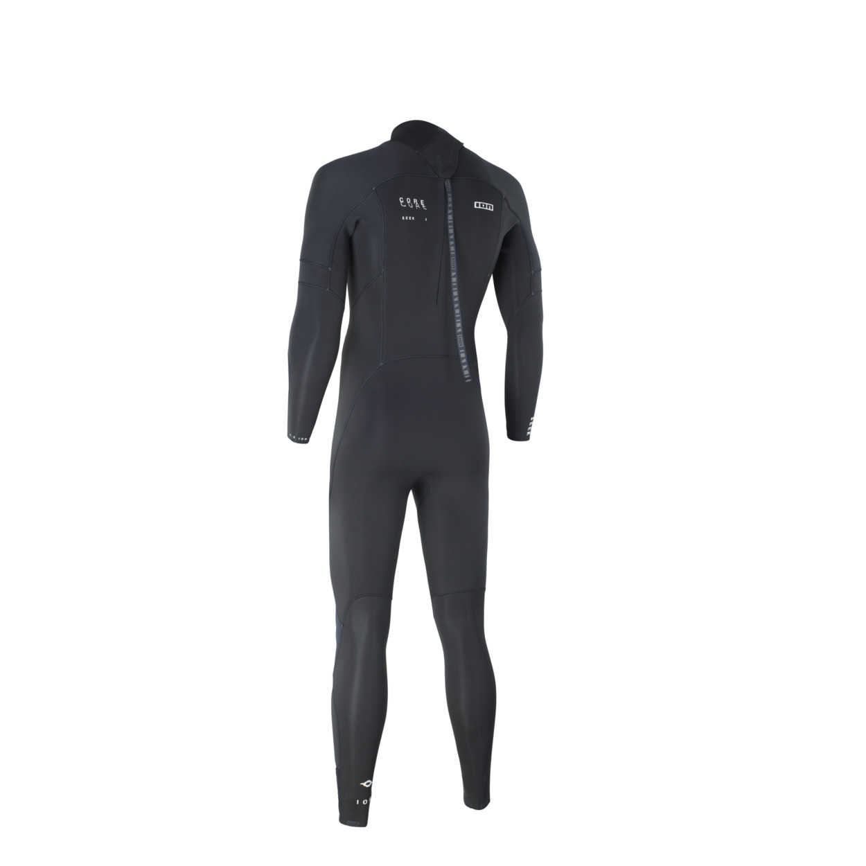 ION Seek Core Neoprenanzug Rückenansicht - Windsport Fehmarn Rückseite eines schwarzen ION Seek Core Back Zip Herren-Neoprenanzugs auf weißem Hintergrund.