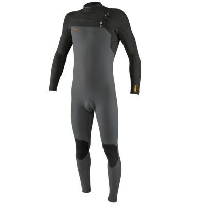 Grau-schwarzer O'Neill Hyperfreak 3/2mm Neoprenanzug für Herren mit Brust-Reißverschluss vor weißem Hintergrund.