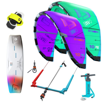 Duotone Kitesurf-Ausrüstung mit zwei EVO Kites, Select Board, Trust Bar, Vario Straps und einer Pumpe.
