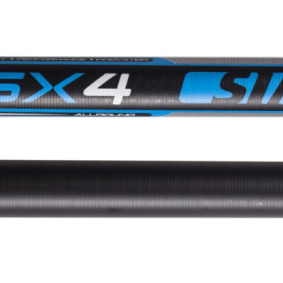 Detailansicht der Mastabschnitte des Simmer Style SX4 RDM 400 Windsurf-Masts mit blauer und schwarzer Grafik.