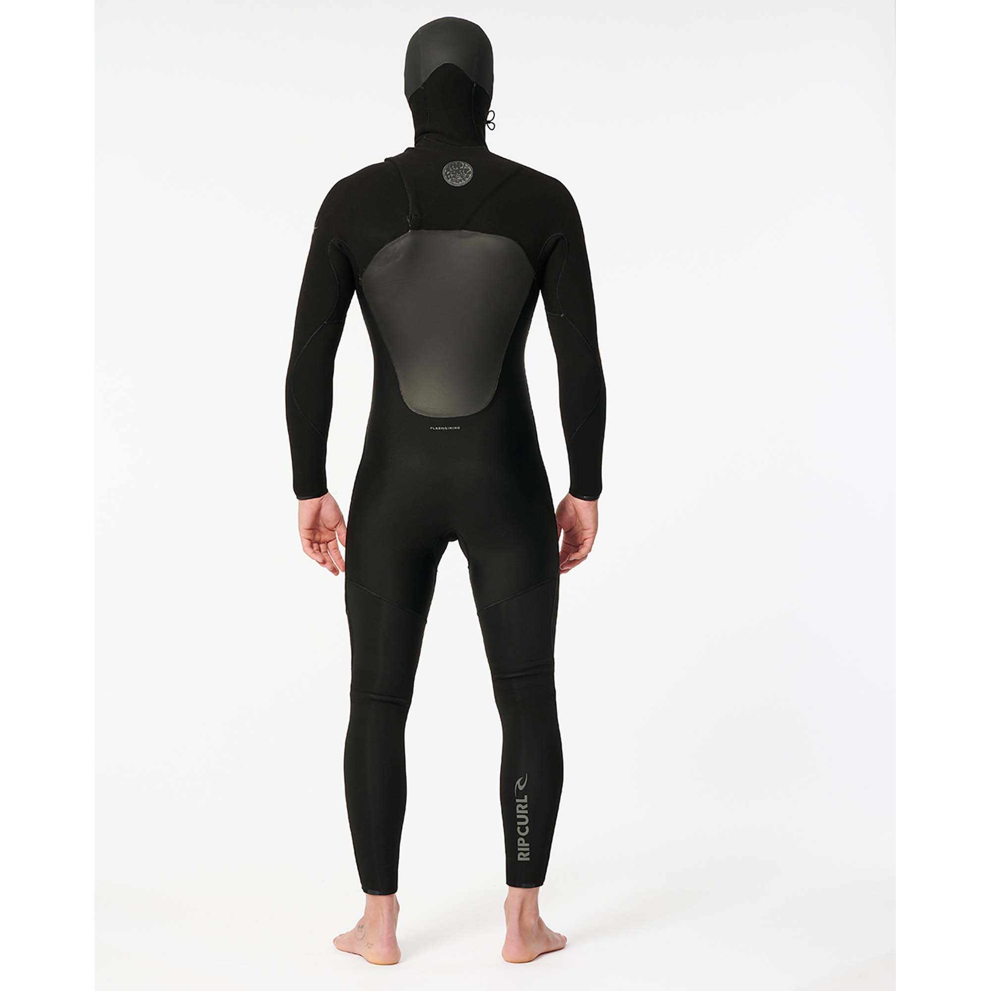 Rip Curl Flashbomb Wetsuit Rückansicht - Windsport Fehmarn Rückansicht eines schwarzen Rip Curl Neoprenanzugs mit Kapuze vor weißem Hintergrund.