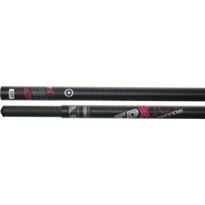 Zwei Carbon-Windsurf-Mastteile von NeilPryde mit pinkem X100 Branding und Sharkskin-Oberflächenstruktur.