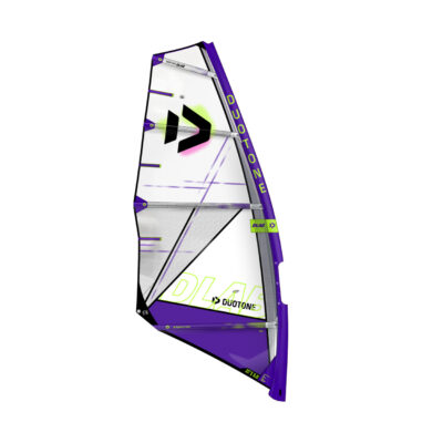 Duotone Super Hero D/LAB Windsurfsegel in Lila, Weiß und Neongelb mit technischem Design vor weißem Hintergrund.