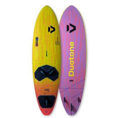 Vorder- und Rückseite des Duotone Ultra Freewave SLS Surfboards in Gelb, Orange und Violett vor weißem Hintergrund.