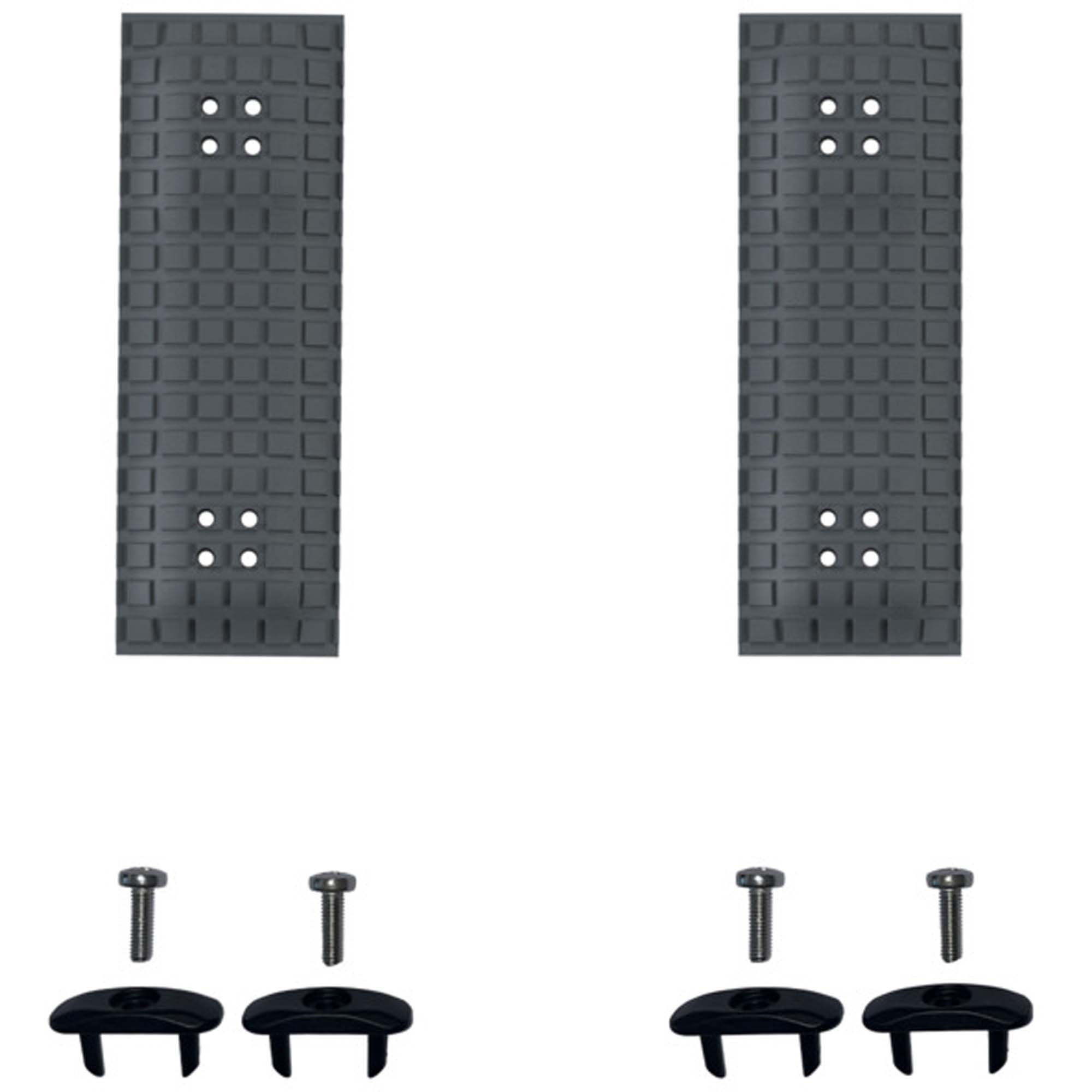 Kitesurf Board Footstrap-Pads Set - Windsport Fehmarn Zwei graue Board-Pads mit quadratischer Oberflächenstruktur und vier zugehörige Schraubensets für Wing- oder Kitesurfboards.