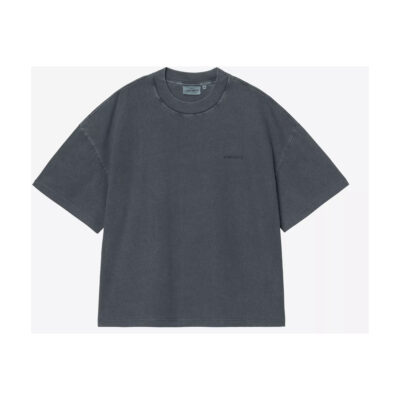 Dunkelgraues Carhartt WIP Benton T-Shirt mit kurzem Schnitt und dezentem Logostick auf der Brust.